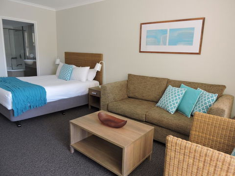 BASE Holidays - Ettalong Beach Premium Apartments - Kalgoorlie Accommodation 13
