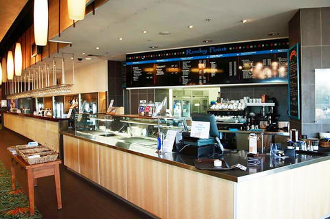 BASE Holidays - Ettalong Beach Premium Apartments - Kalgoorlie Accommodation 2