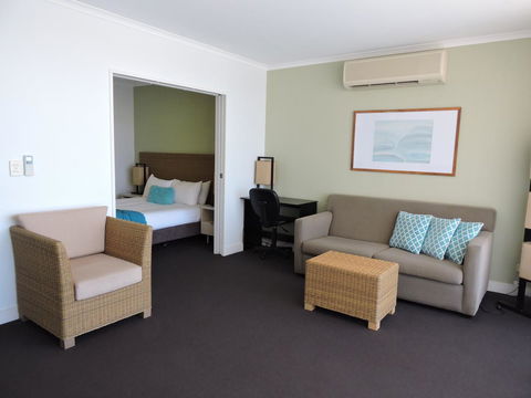 BASE Holidays - Ettalong Beach Premium Apartments - Kalgoorlie Accommodation 9