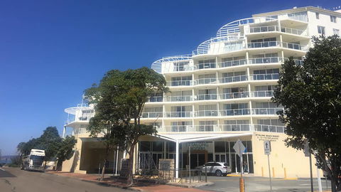 BASE Holidays - Ettalong Beach Premium Apartments - Kalgoorlie Accommodation 0