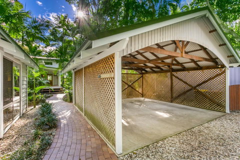 A Beach House At Byron - Kalgoorlie Accommodation 6