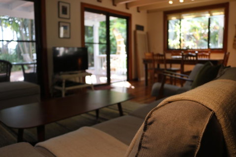 A Beach House At Byron - Kalgoorlie Accommodation 14