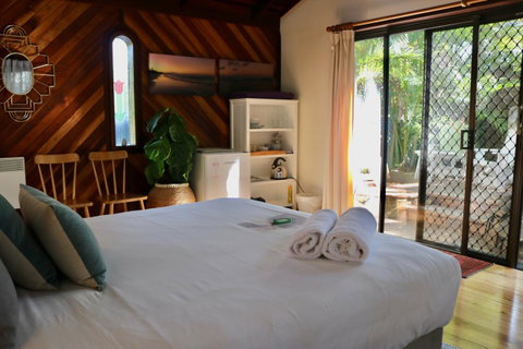 A Beach House At Byron - Kalgoorlie Accommodation 32