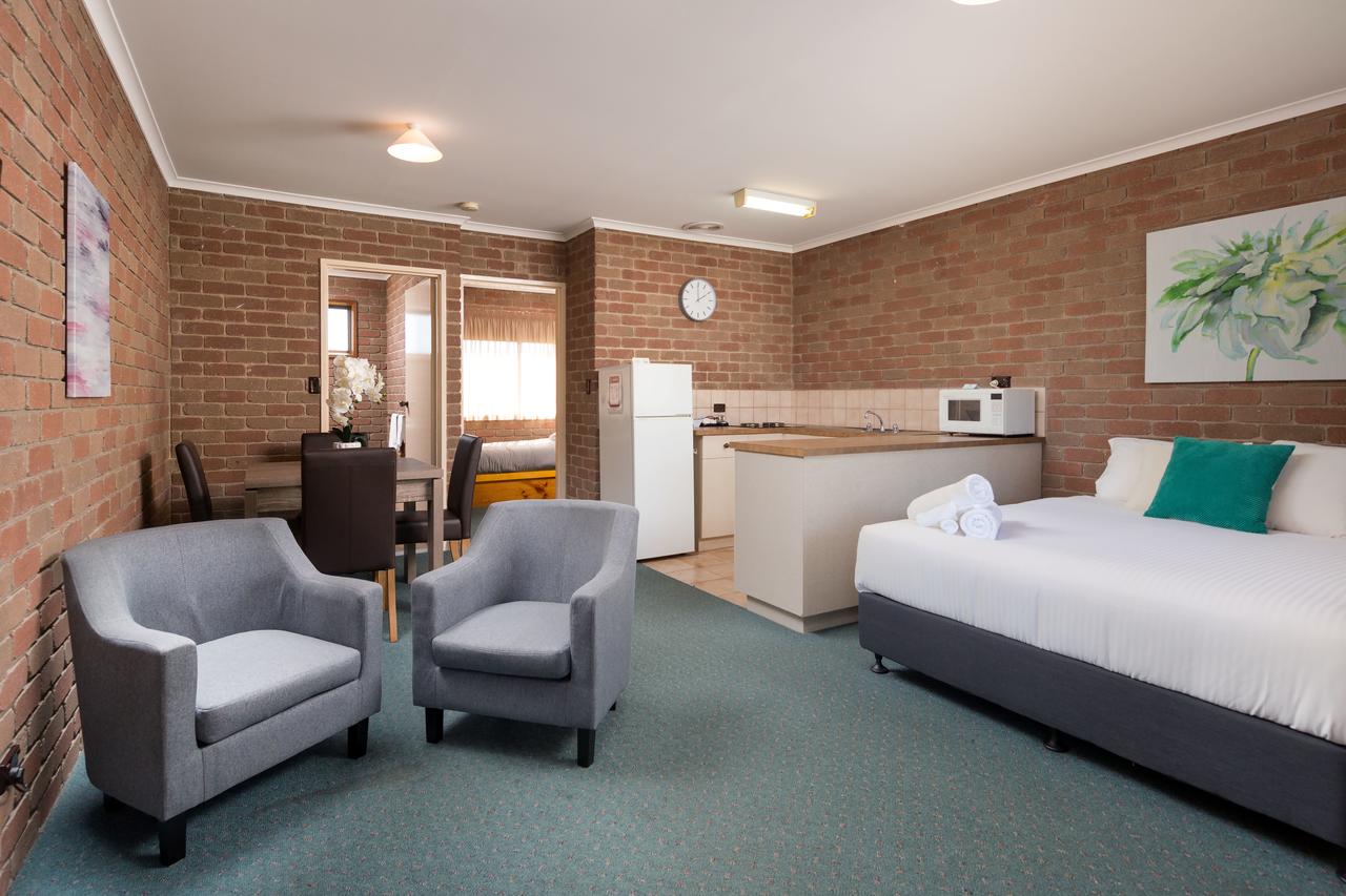 Lowesdale NSW Kalgoorlie Accommodation