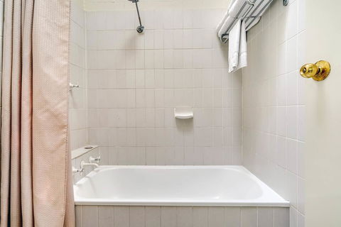 Prince Of Wales Hotel - Kalgoorlie Accommodation 4