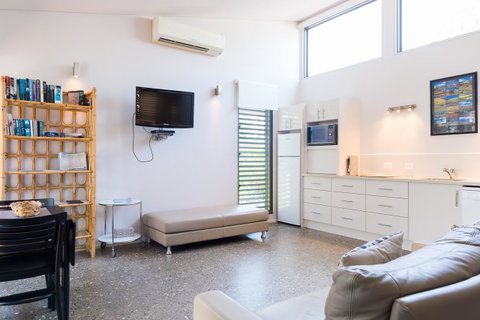 By The Beach B&B Self Contained Apartments - Kalgoorlie Accommodation 9