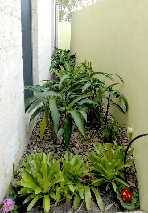 By The Beach B&B Self Contained Apartments - Kalgoorlie Accommodation 24