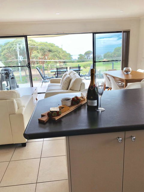 Seachange 3 - Kalgoorlie Accommodation 3