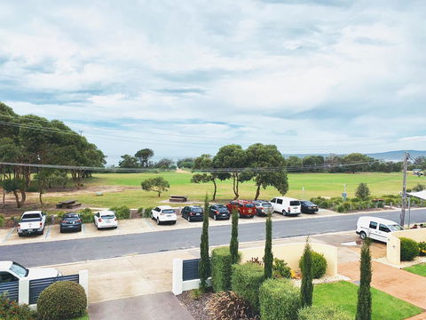 Seachange 3 - Kalgoorlie Accommodation 1