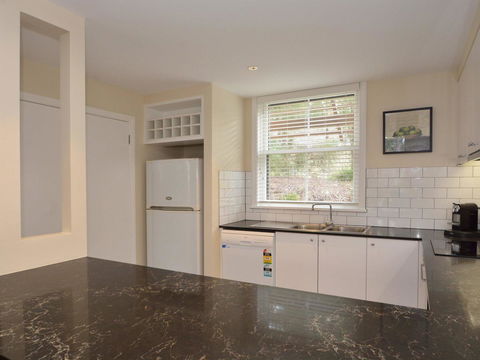 Villa De Saran Located Within Cypress Lakes - Kalgoorlie Accommodation 2