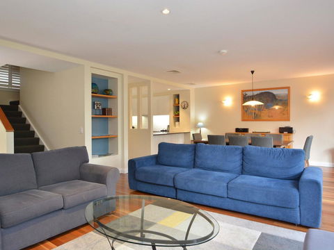 Villa De Saran Located Within Cypress Lakes - Kalgoorlie Accommodation 11