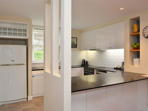 Villa De Saran Located Within Cypress Lakes - Kalgoorlie Accommodation 8