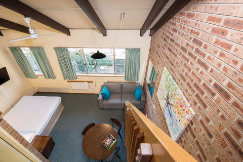 Alpine Gables - Kalgoorlie Accommodation 29