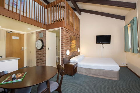 Alpine Gables - Kalgoorlie Accommodation 16