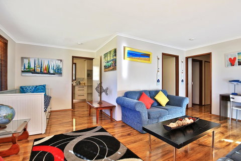 Sandy Toes Beach House Jervis Bay - 2min To Beach - Kalgoorlie Accommodation 5