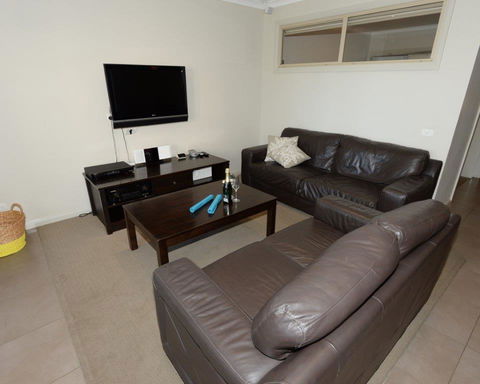 Yarrawonga Waterfront Apartments - Kalgoorlie Accommodation 4