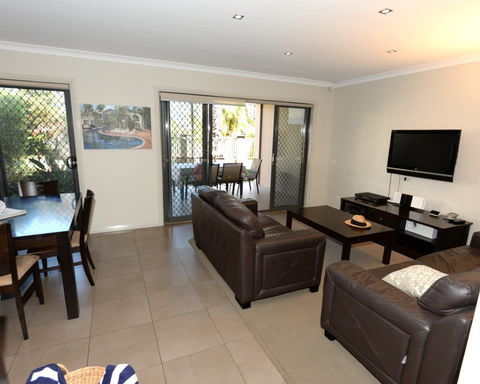 Yarrawonga Waterfront Apartments - Kalgoorlie Accommodation 7