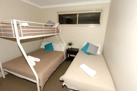 Yarrawonga Waterfront Apartments - Kalgoorlie Accommodation 9