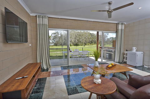 Estoy Cabarita - Kalgoorlie Accommodation 13