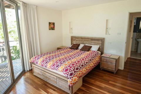 Valla's Beach House - Kalgoorlie Accommodation 17