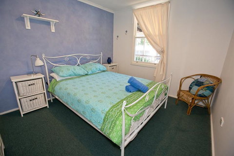Bush & Bay Cottage - Kalgoorlie Accommodation 20