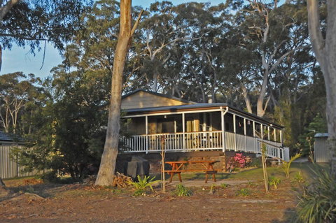 Bush & Bay Cottage - Kalgoorlie Accommodation 1