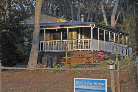 Bush & Bay Cottage - Kalgoorlie Accommodation 6
