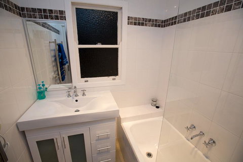 Bush & Bay Cottage - Kalgoorlie Accommodation 10