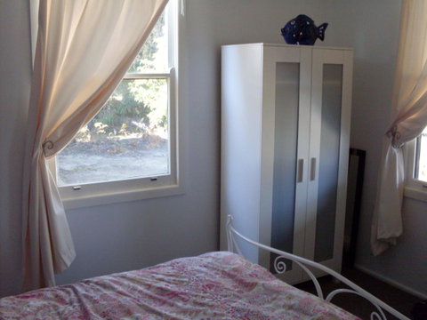 Bush & Bay Cottage - Kalgoorlie Accommodation 9