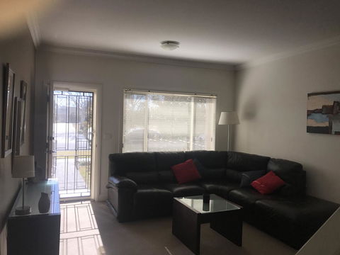 Travers Street Apartment - Kalgoorlie Accommodation 5