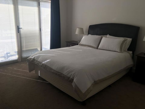 Travers Street Apartment - Kalgoorlie Accommodation 2
