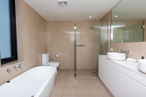 The Penthouse - Kalgoorlie Accommodation 16