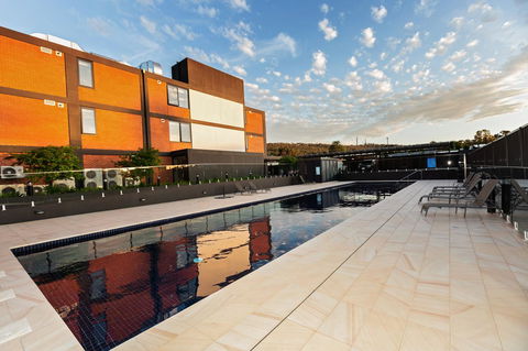 The Penthouse - Kalgoorlie Accommodation 35