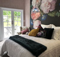 Chanticleer Gardens - Kalgoorlie Accommodation