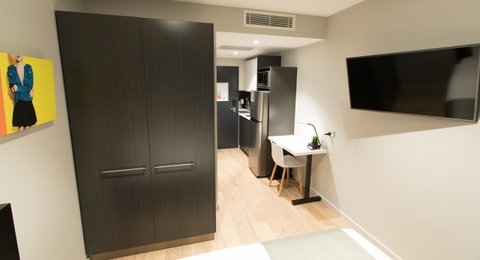 Studio 8 Residences - Adults Only - Kalgoorlie Accommodation 12