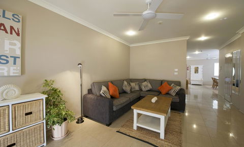 Marty's @ Little Beach - Kalgoorlie Accommodation 11