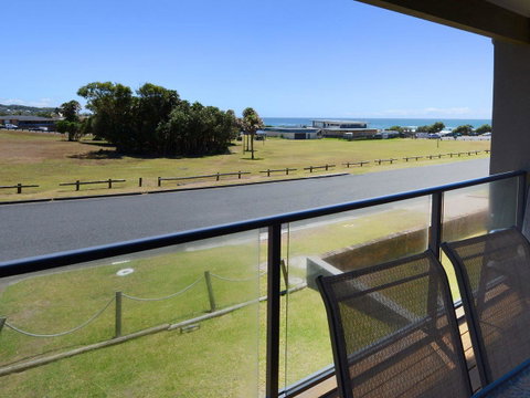 2 Cliff Road - Kalgoorlie Accommodation 4