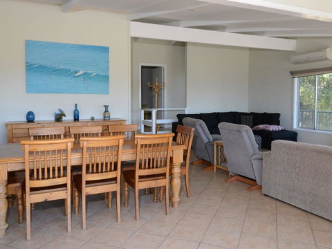 2 Cliff Road - Kalgoorlie Accommodation 3