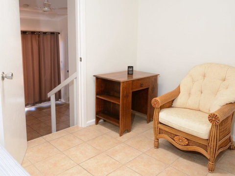 2 Cliff Road - Kalgoorlie Accommodation 10