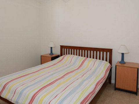 2 Cliff Road - Kalgoorlie Accommodation 6