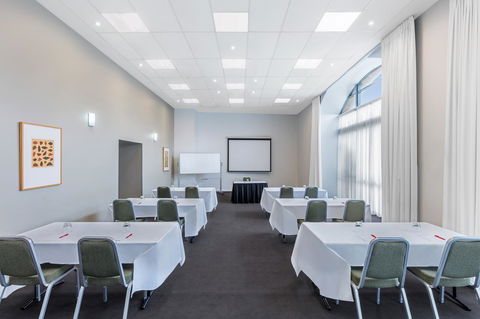 Adina Apartment Hotel Sydney Central - Kalgoorlie Accommodation 10