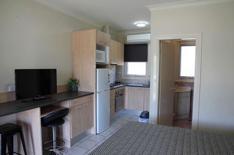 Tumut Apartments - Kalgoorlie Accommodation 5