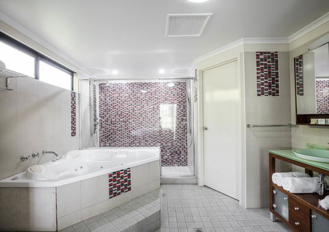 Mercure Darwin Airport Resort - Kalgoorlie Accommodation 11