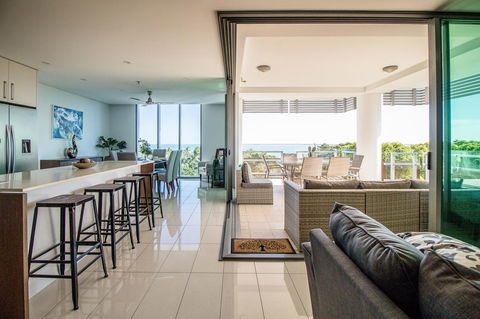 ZEN BY THE WATER - Esplanade Darwin Retreat - Kalgoorlie Accommodation 1