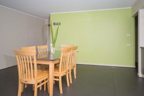 Corrigans Cove - Kalgoorlie Accommodation 11