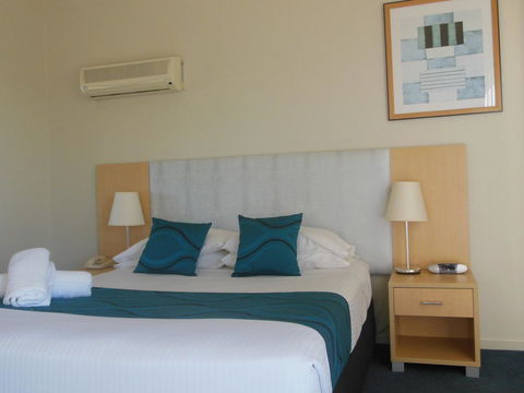 Corrigans Cove - Kalgoorlie Accommodation 22
