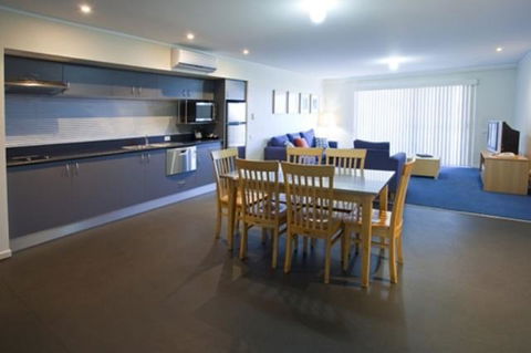 Corrigans Cove - Kalgoorlie Accommodation 5