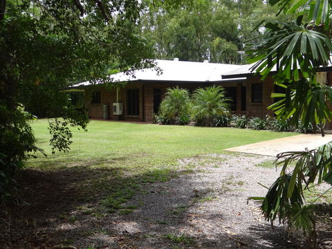 DARWIN'S SHADY ACRES RETREAT - Kalgoorlie Accommodation 1