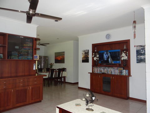 DARWIN'S SHADY ACRES RETREAT - Kalgoorlie Accommodation 19