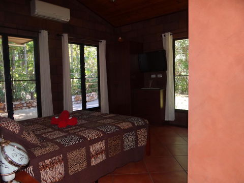 DARWIN'S SHADY ACRES RETREAT - Kalgoorlie Accommodation 38